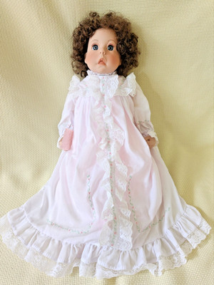 Vtg 1991 Lee Middleton Doll Blue Eyed Brown Curly Hair Baby 050991-V92 Box & Tag