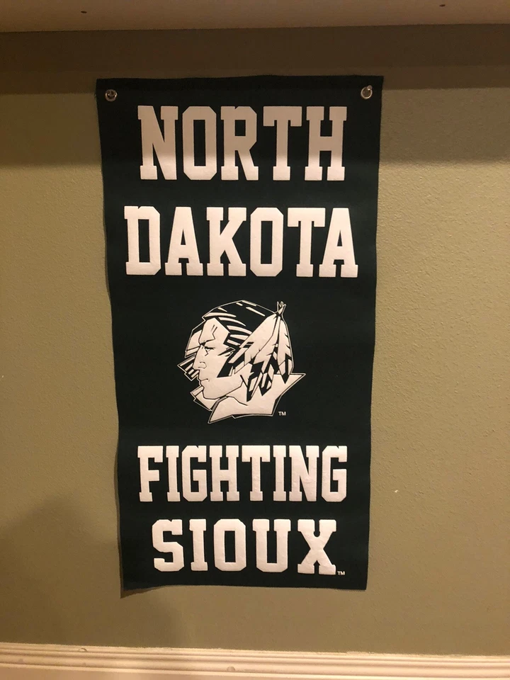 UND Fighting Sioux Banner - Image 2 of 3