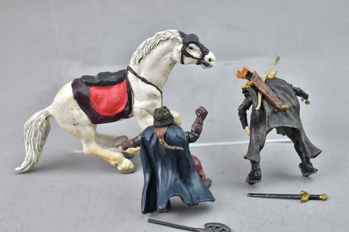 Lord of the Rings Warriors Legolas Gimli Horse back Mini Play Along Toys LOTR - Picture 4 of 7