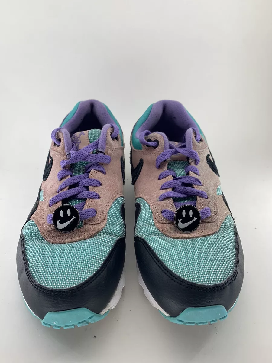have a nike day air max 1 womens