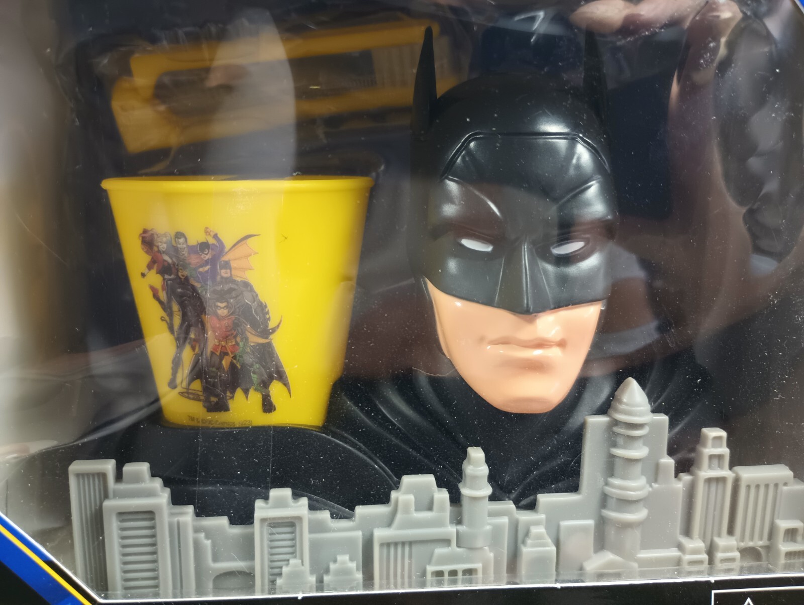 DC Batman Great Smile 3 Piece Set Toothbrush Rinse Cup & Holder. NEW Unopened.