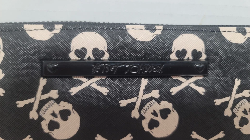 Cartera Betsey Johnson Negra Imitación Cuero Blanco Estampado Calavera y Huesos Cruzados ZA NUEVA SIN ETIQUETAS Foto 3 de 4
