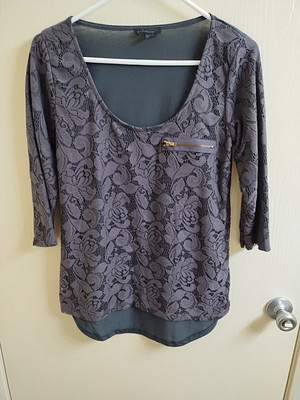 Zeldan 3/4 Round Neck Lace High Low Top Zipper Pocket 9394