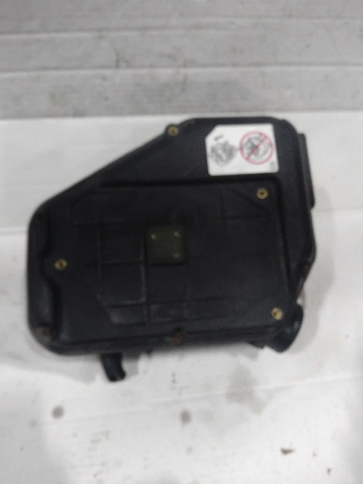 2016 Jeep Patriot Air Cleaner Assembly OEM 05145595AA 05145596AA Used - Image 2 of 3