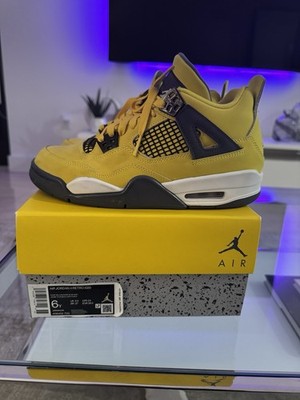 Air Jordan 4 Retro Women Size 6 Yellow Color Sneakers