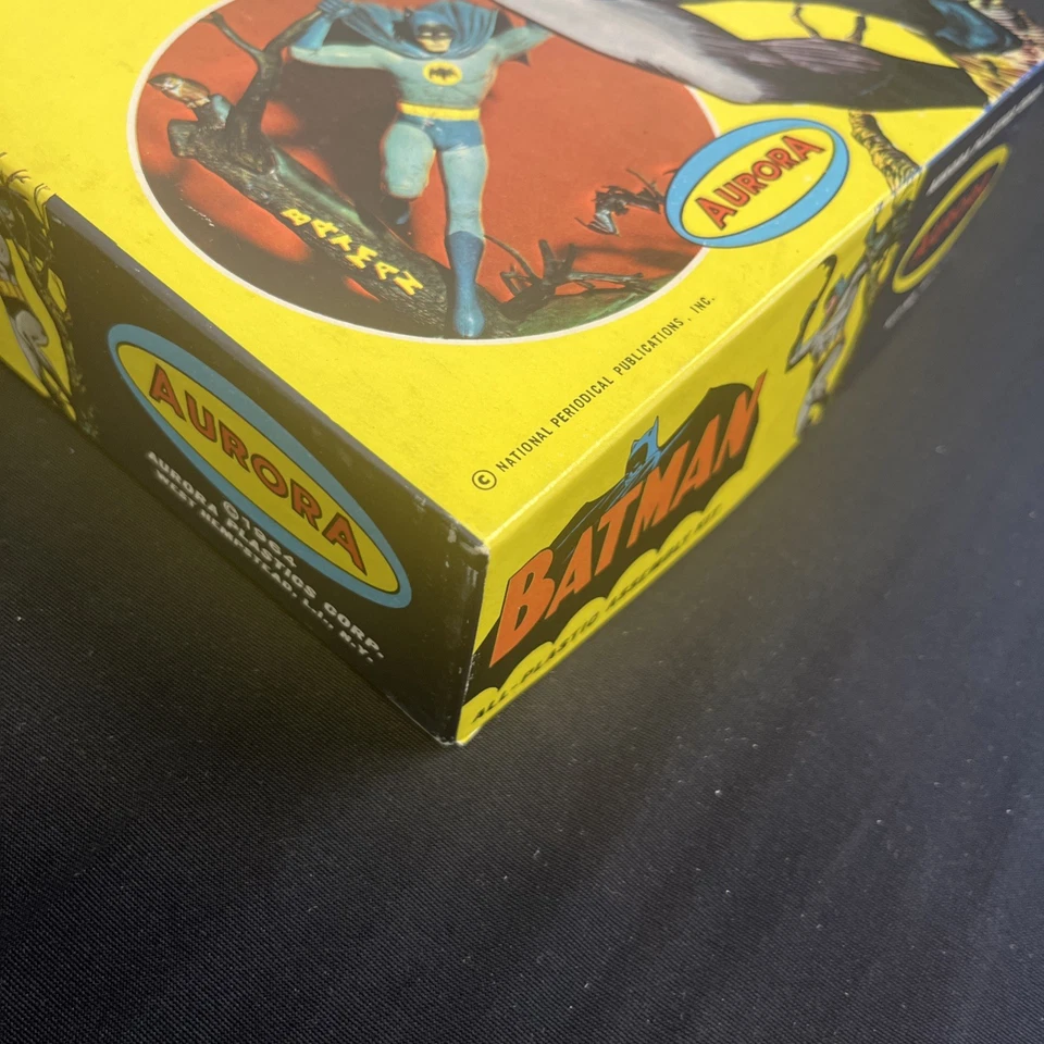 1964 Aurora Batman Complete Model Kit 467-149 - Image 3 of 4
