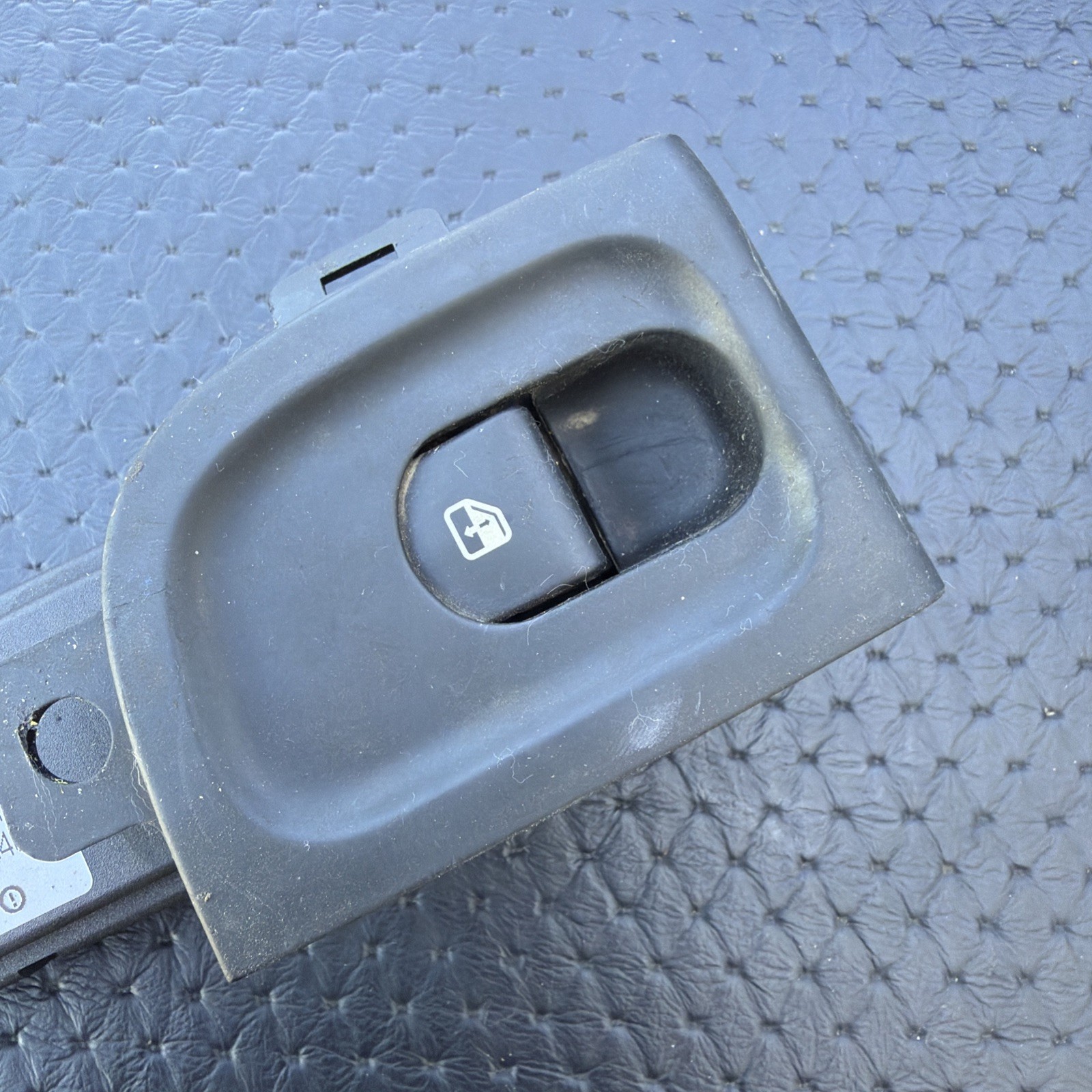 03-13 Maserati Quattroporte M139 Front Right Side Window Switch Control OEM