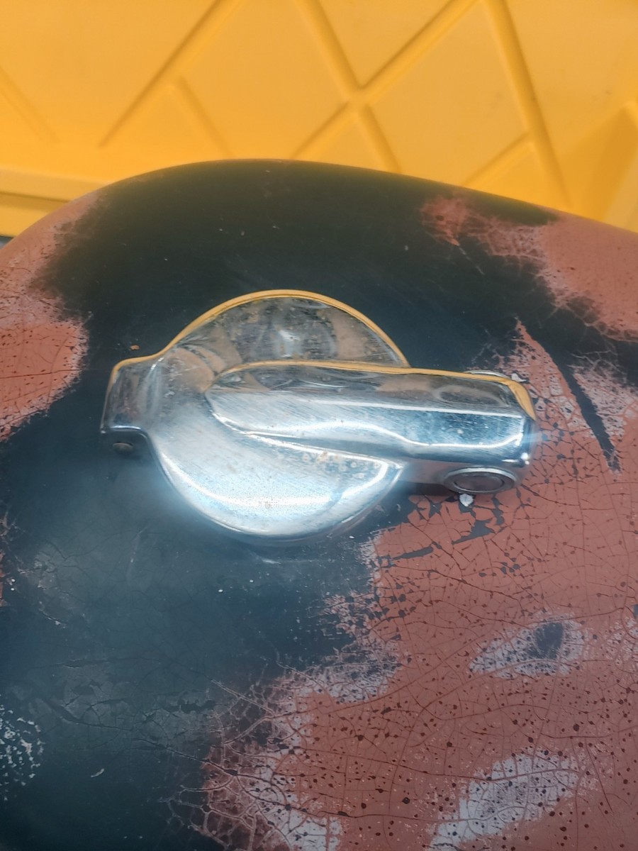 1974 Suzuki GT250 Model L Fuel Gas Tank OEM 44110-18650-759 for