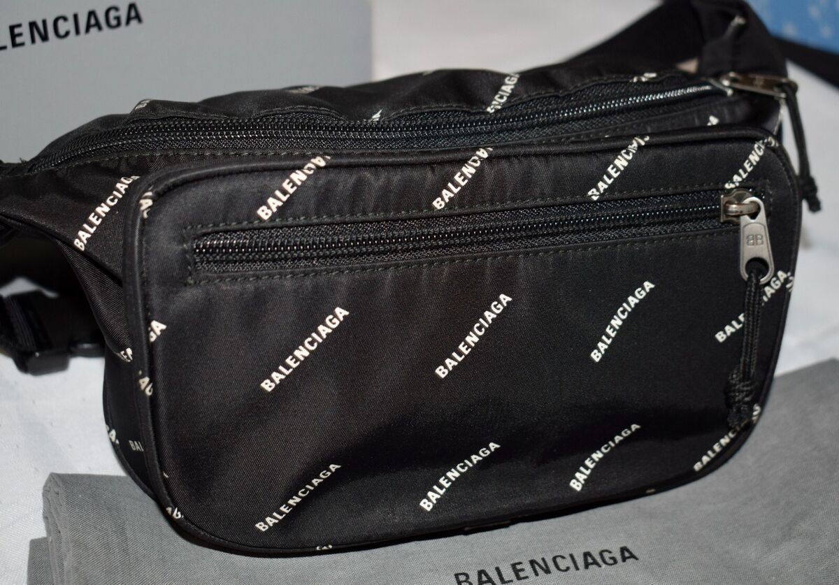 Balenciaga Black & White Logo Nylon Fanny Pack Waist BumBag Balenciaga Black & White Logo Nylon Fanny Pack Waist BumBag