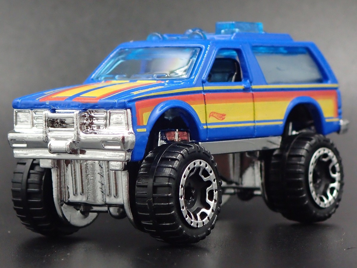【昭和レトロ】CHEVY BLAZER 4×4　ミニカー 昭和レトロ】CHEVY BLAZER 4×4 ミニカー 1980 CHEVY BLAZER WITH