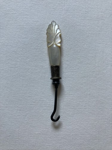 ANTIQUE VICTORIAN MOTHER OF PEARL AND METAL BUTTON /GLOVES HOOK - Picture 6 of 11