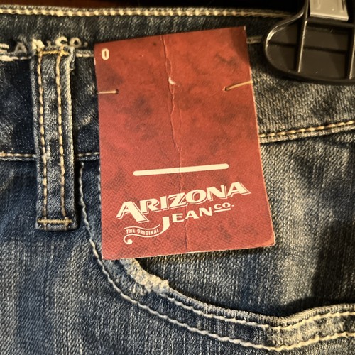 Arizona Jean Co Women’s Blue Denim Med Wash Cuffed Shorts Size 0 NWT - Picture 2 of 8