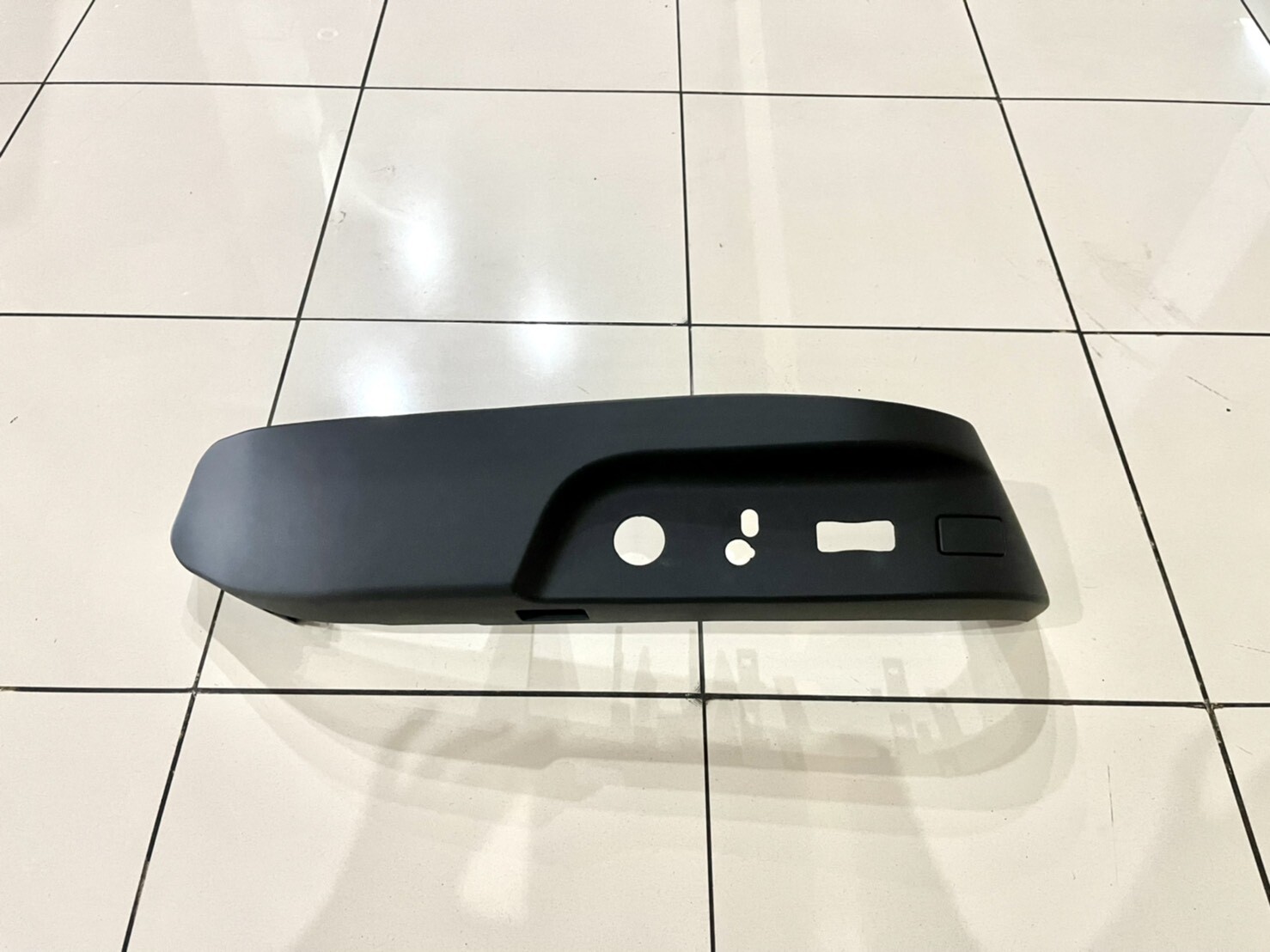 GENUINE 8207245, 52108207247 Left passenger Seat Switch Cover BMW 