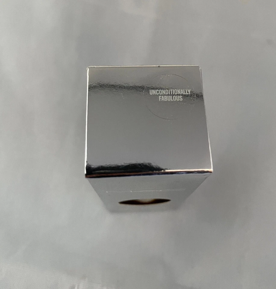 Лак для ногтей MAC Vernis A Ongles 10 мл ML3R08 безусловно сказочный редкий цвет - Изображение 2 из 4