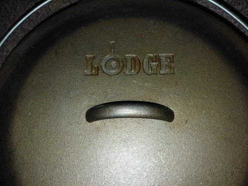 Vintage 13.5"  Lodge 12DO MADE IN USA  Cast Iron Dutch Oven Pot