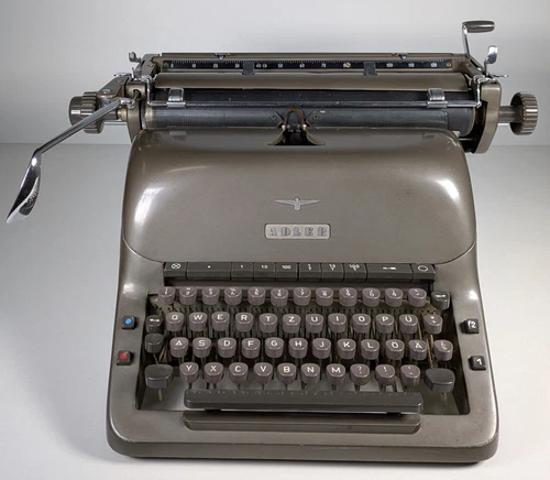 Adler Schreibmaschine, Ohne Koffer, Dunkelgrau, AG313