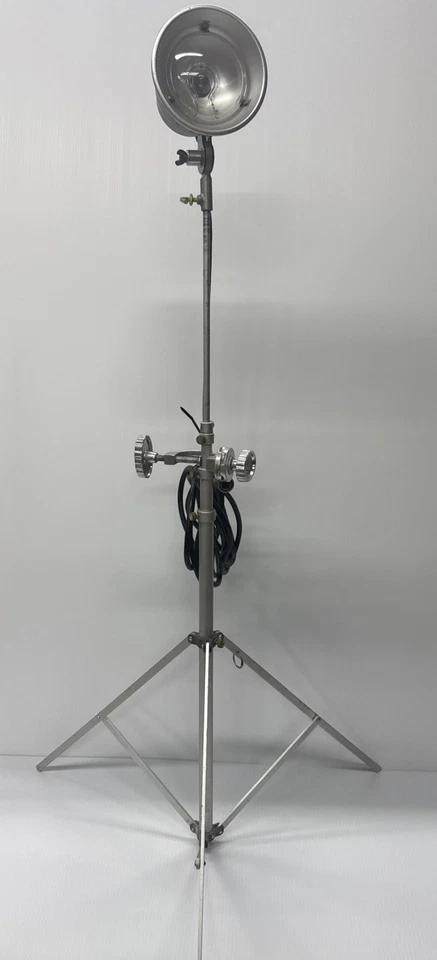 Vintage Photography Flashmaster Light Lamp Possible Repurpose Telescoping Tripod - Image 2 of 4