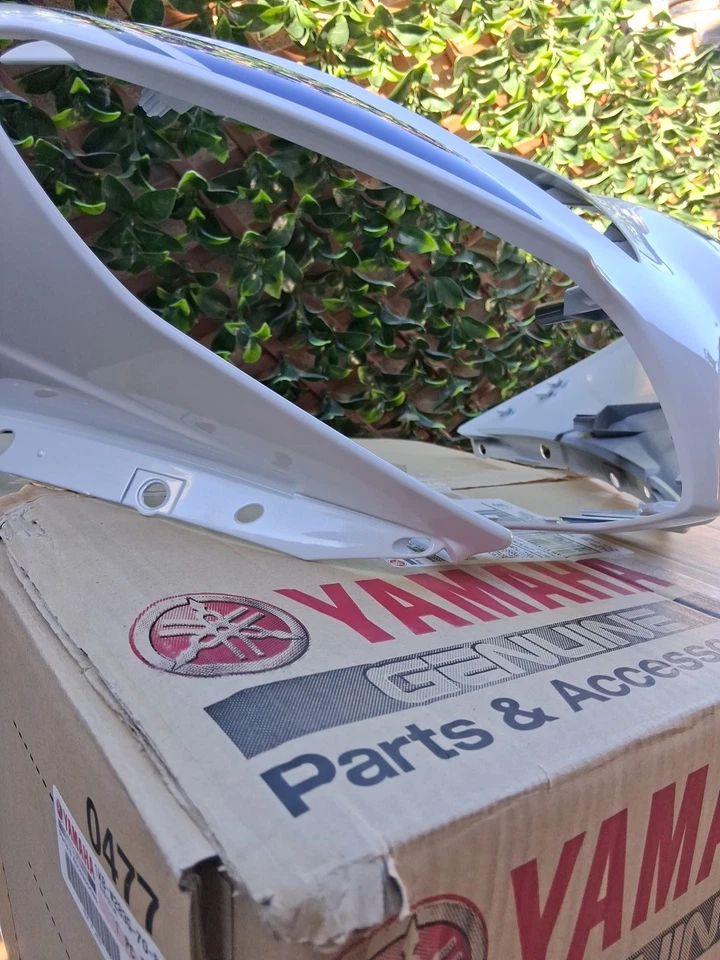 YAMAHA YZF R1 OEM UPPER FAIRING COWL BRAND NEW 1KB-W283G-70-P1 2014 - Image 4 of 4
