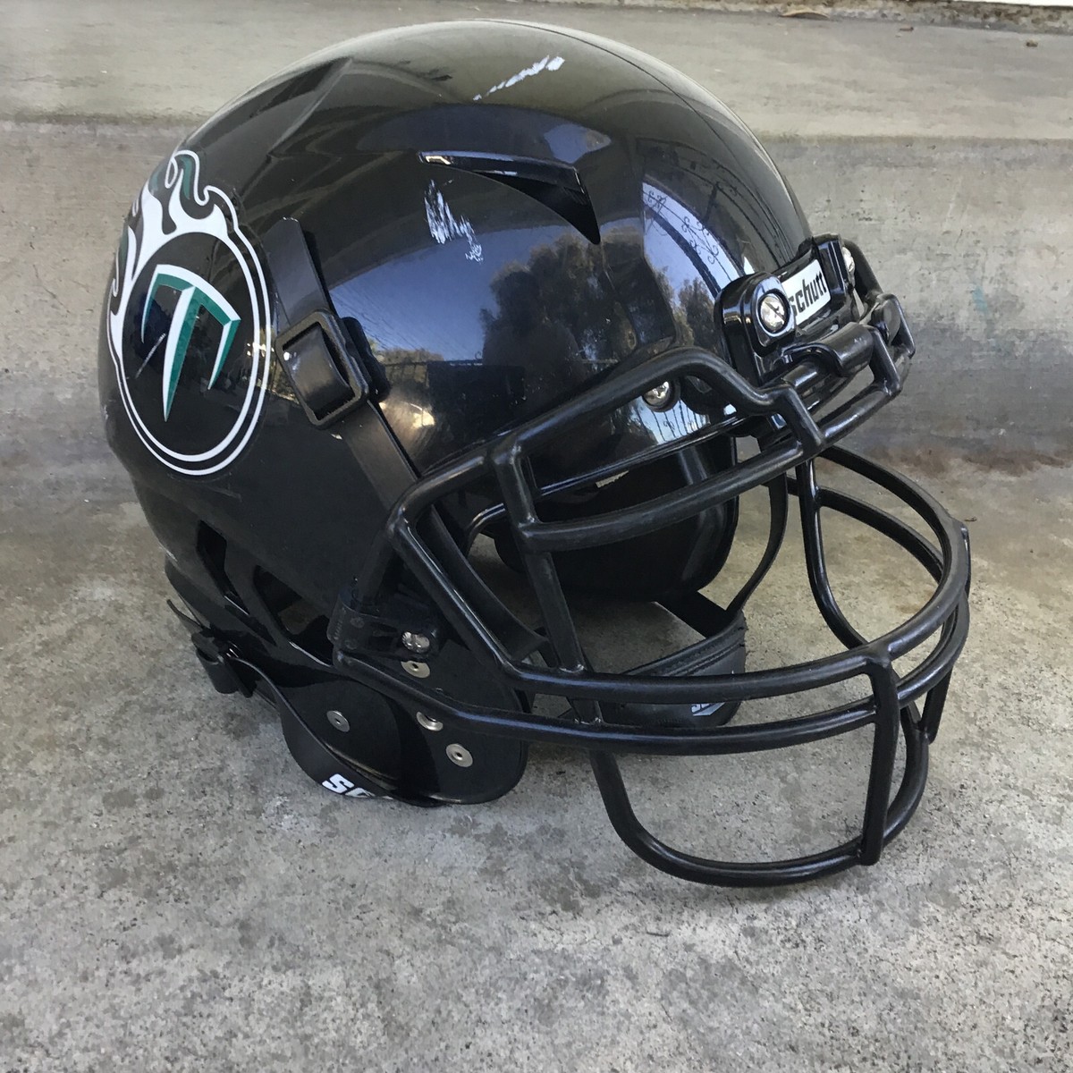 SCHUTT YOUTH VENGEANCE A11 MEDIUM FOOTBALL HELMET WITH FACE MASK SCHUTT YOUTH VENGEANCE A11 MEDIUM FOOTBALL HELMET WITH FACE MASK