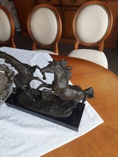 Grosse Bronzefigur Zwei  aufsteigende Pferde