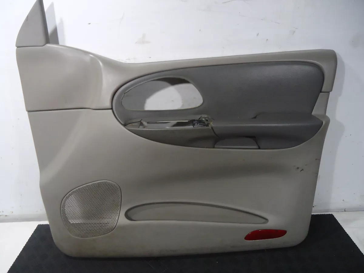 2004 CHEVY TRAILBLAZER LS FRONT RIGHT PASSENGER SIDE DOOR PANEL