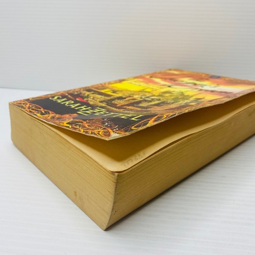Libro de la Trilogía The Usurper's Crown de Sarah Zettel Isavalta 2a Edición Grande PB - Imagen 4 de 6
