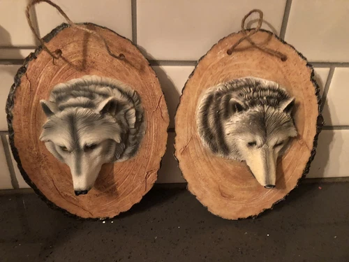 Wall Hanging Resin 3D Wolf Décor Plaque Art Rustic Country Cabin Woods 8.5”