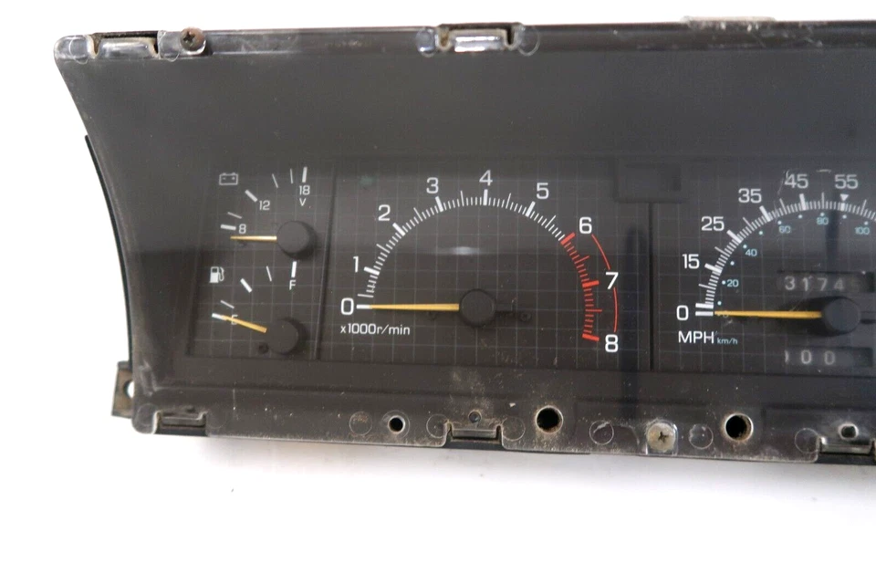 84 85 日产 Stanza Dash 速度表仪表组仪表 Tach 131K 英里 — 第 4/4 张图片