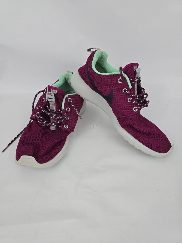 Nike Roshe Run One Raspberry RedPurple Dynasty Green Glow 511882-606 Women's 8.5