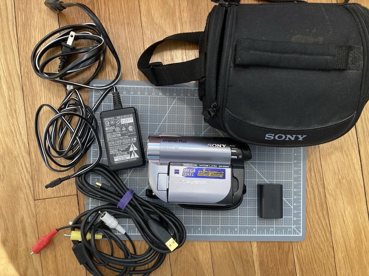 sony ビデオカメラ (DVD810 シルバー DCR-DVD810 DCR-DVD810 | デジタルビデオカメラ Handycam ハンディカム | ソニー