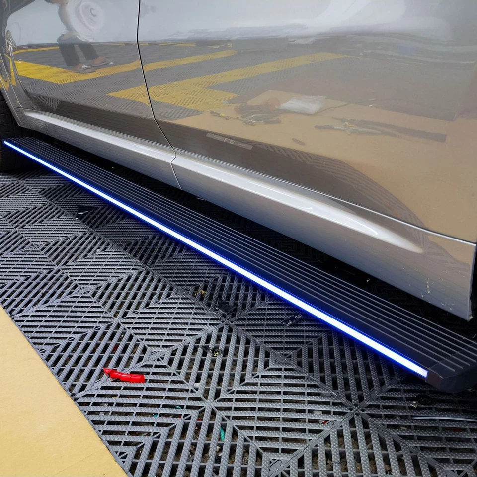 Escalones laterales retráctiles LED para KIA Sportage 2012-2017 negros Foto 2 de 4