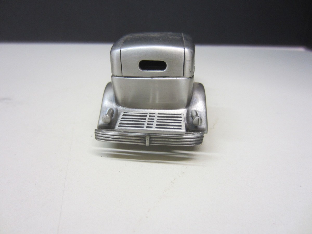 Lot #35 Danbury Mint 1933 V-16 CADILLAC TOWN CAR Pewter