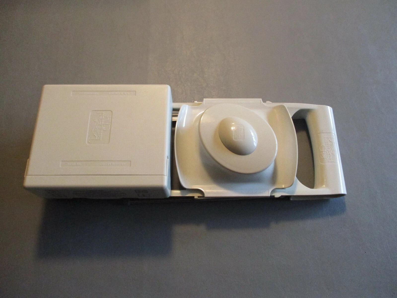Pampered Chef "Ultimate Mandoline" #1087, 4 Blades in Case, Folding Stand, Exc.