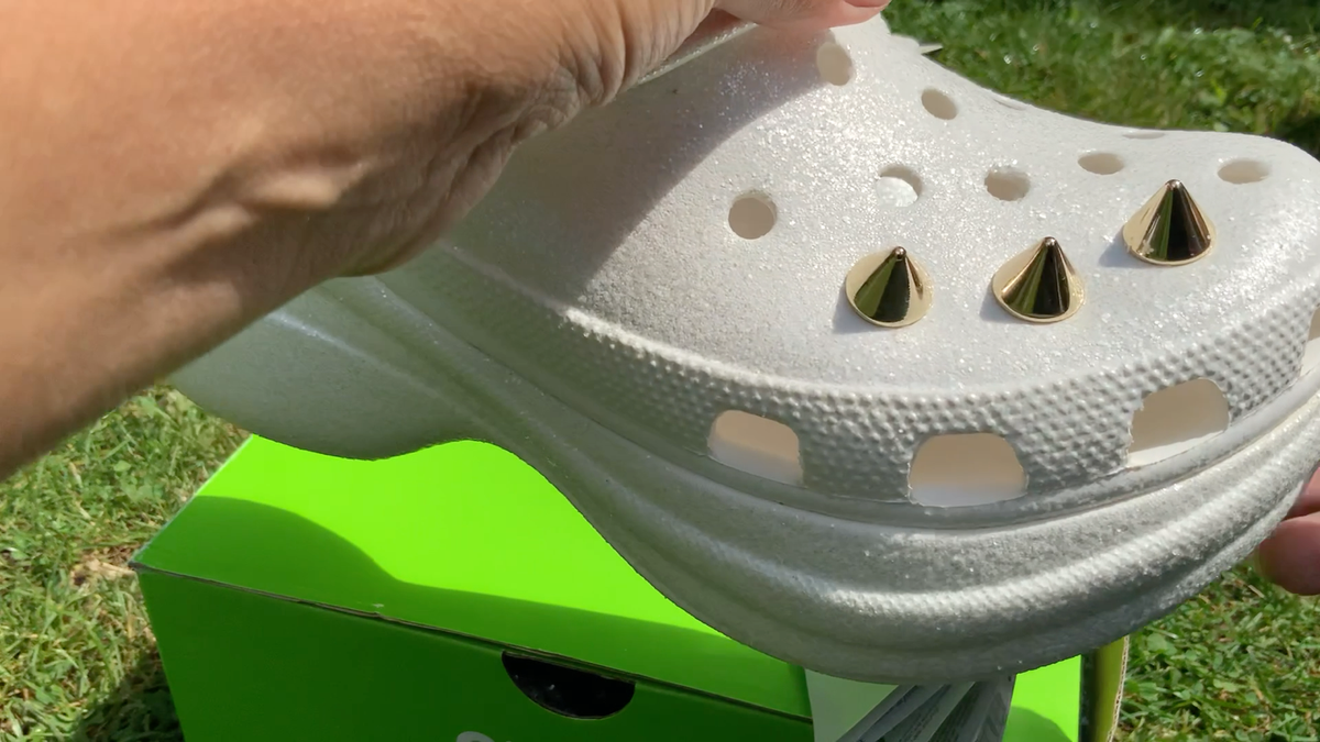 ☆送料無料☆ CROCS CLASSIC BAE GLITTER CLOG ☆ crocs サンダル Bae Glitter Clog / クロックス ベイ グリッター