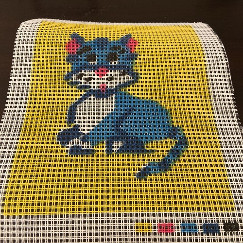 Vintage canvas Cat 10x 12” Needlepoint Latch Hook?