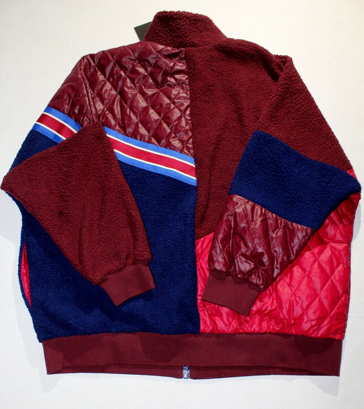 nike short padded jacket with branded waistband