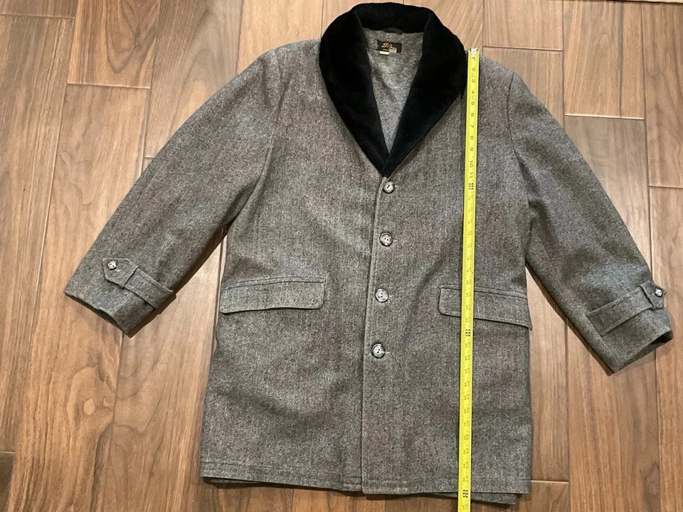 Vintage LL Bean Coat Jacket Mens 46 Gray Tweed Fur Collar 1950 - 60s Cursive Tag - Image 4 of 4