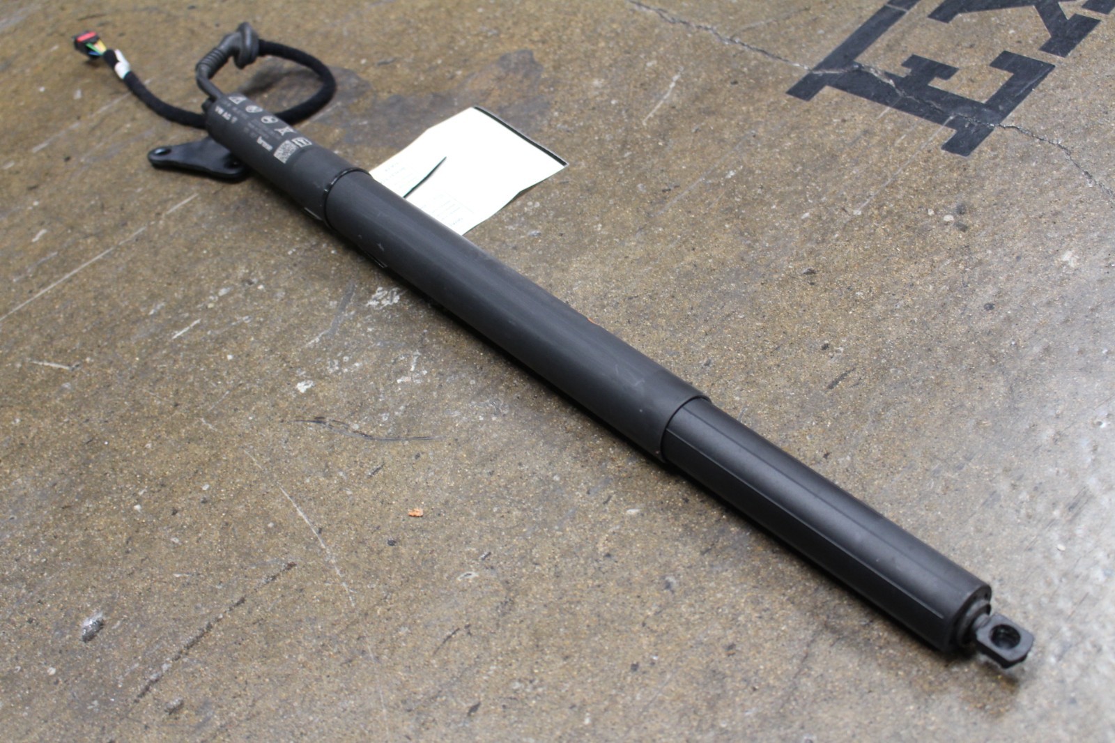 Lamborghini Urus, RH, Right, Trunk Lid Strut, Used, P/N 4ML827851E
