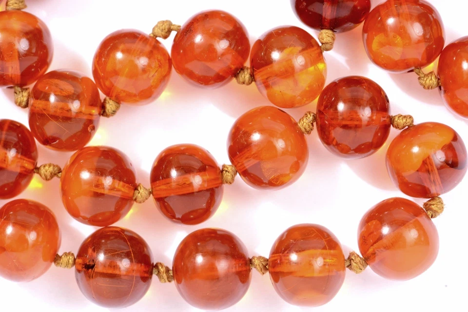 Collar de cuentas talladas ámbar chino años 1900 14 mm Foto 4 de 4