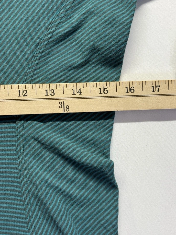 Camisa Lululemon Feminina 8 Swiftly Tech Verde Manga Longa Polegares Leve - Imagem 4 de 4