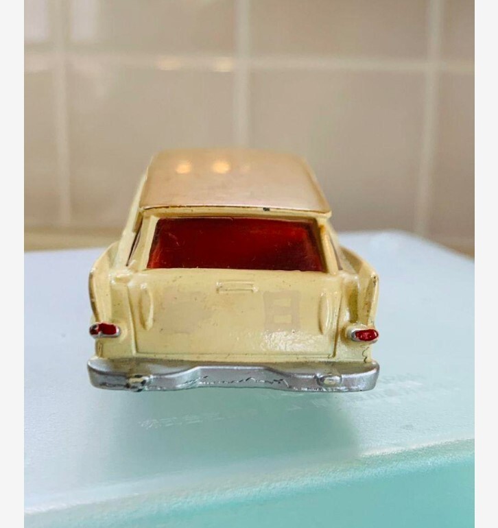 Corgi Toys 219 Plymouth Sports Suburban Station Wagon 1/43 scale F
