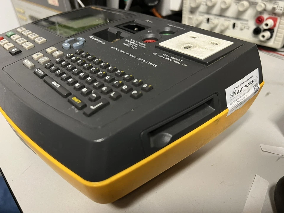 FLUKE 6500 PAT TRAGBARER GERÄTETESTER - Bild 2 von 3