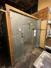 AMERICAN PANEL WALK IN COOLER, 109" x 92" COMPLETE WITH ALL BEER EQUIPMENT!!!