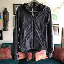 LULULEMON size 6 Gray Zip Front Mesh Lined Hooded Jacket with Thumbholes