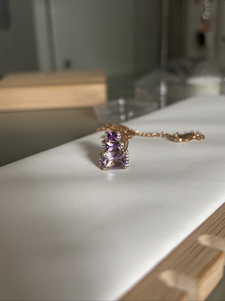 Increíble Collar Colgante Rosa de Francia Triple Amatista y Diamante Acento Foto 2 de 4