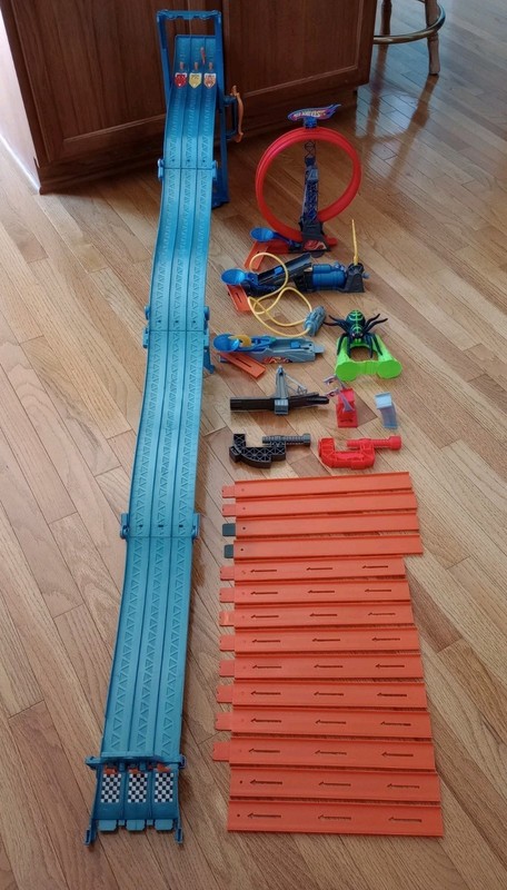 Hot Wheels Car Downhill Raceway 3 Lane  Folding 6ft Tracks  Crane Loop Launcher
