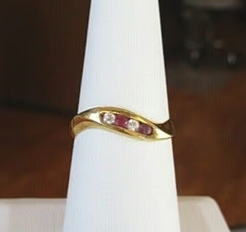 18K 750 Red Spinel Gold Band Ring Size 7.25 [R93]