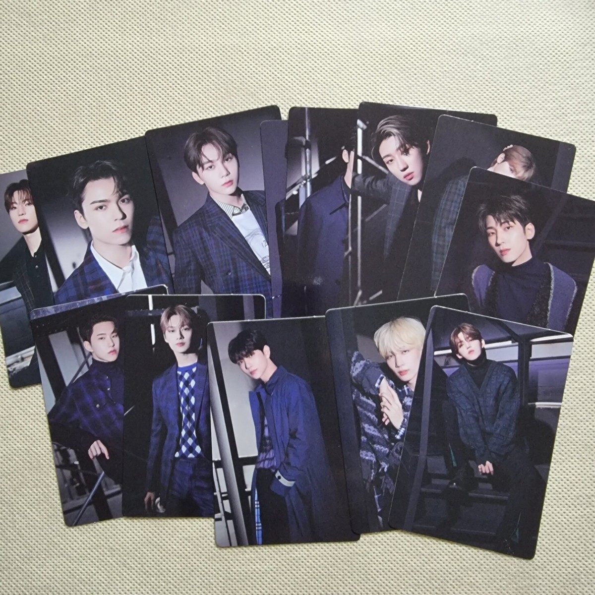 SEVENTEEN Holiday SPECIAL BOX [Photocards+Ornament+Letter+Ribbon+