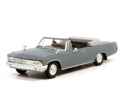 Diecast Soviet cabriolet ZIL 117 DeAGOSTINI 1/43 Scale model car USSR