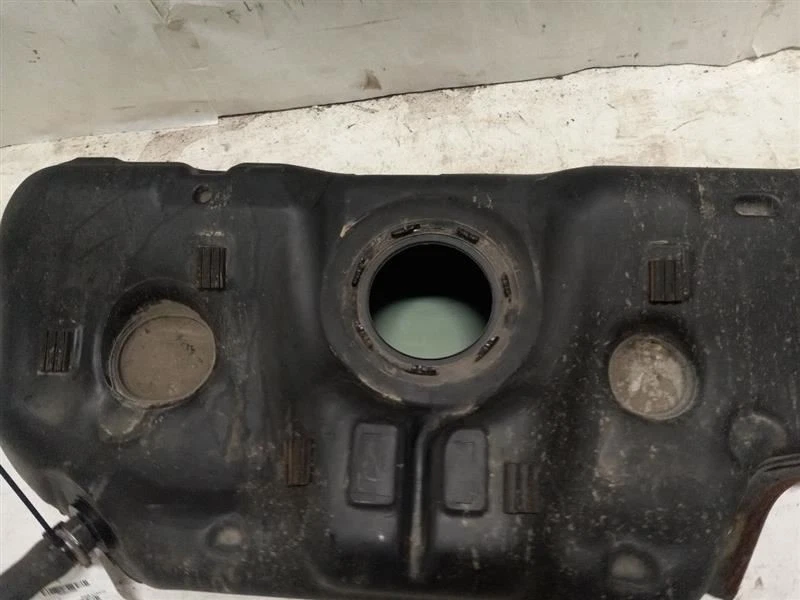 TANQUE DE COMBUSTIBLE para HYUNDAI ELANTRA 2011 - 2016 OEM Foto 4 de 4